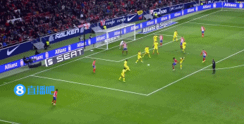 为什么捕手在投手投球前会用泥土摩搓手套以减少反光干扰