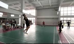 世体：梅西在进入诺坎普前没联系巴萨的任何人请求许可